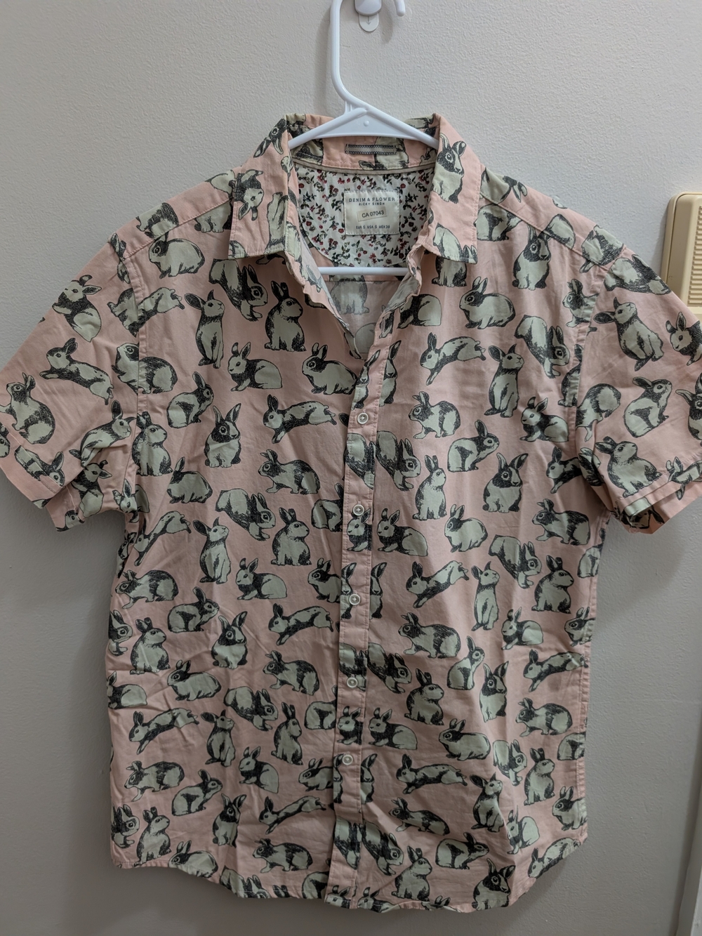 Denim & Flower Ricky Singh Rabbit Print Short Sleeve Shirt Size Medium